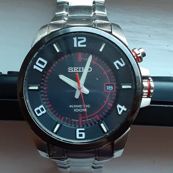 seiko kinetic 100m watch